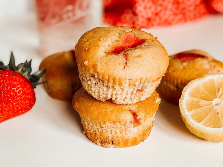 strawberry lemonade muffins
