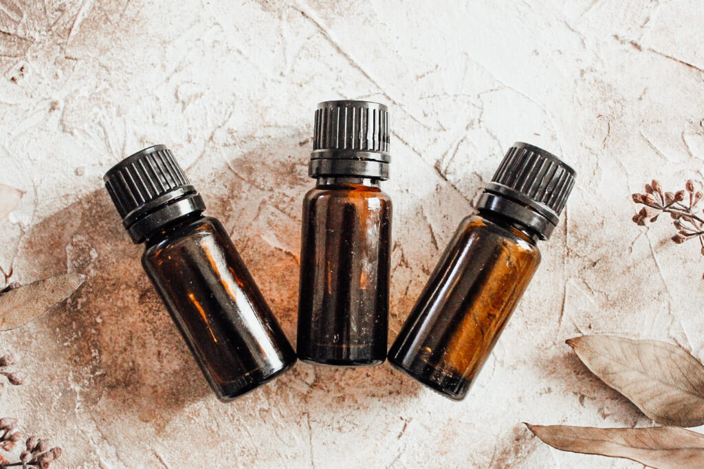 6 Aromatherapy Essential Oils that are Great for Asthma Problems - ArOmis